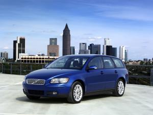 Volvo V50 D5 2004 года